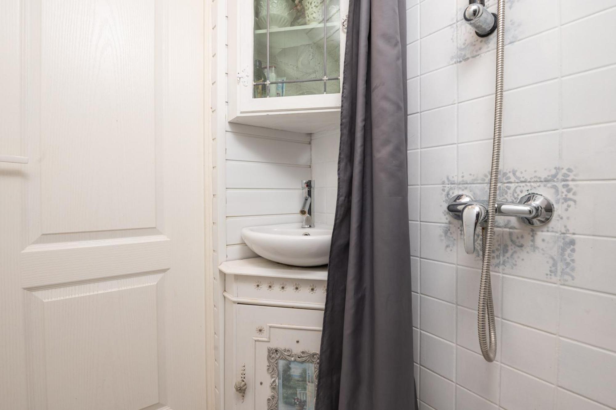 Guesthouse Delisa Пярну Экстерьер фото
